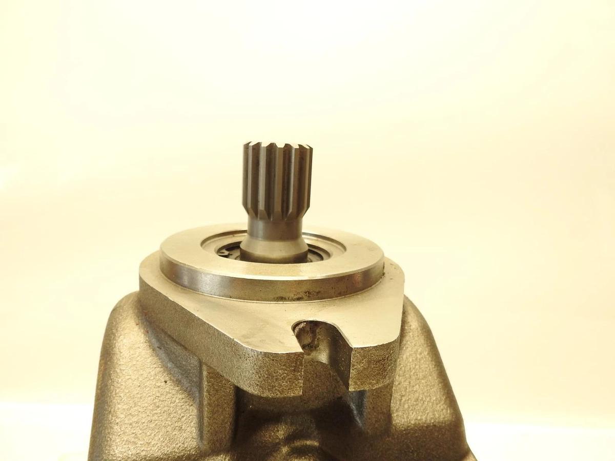 Oem Danfoss 83028527 AGCO 4299408M2 Axial Piston Hydraulic Pump Massey Ferguson