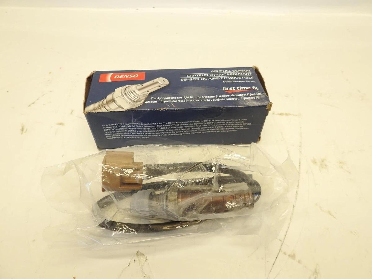 DENSO 234-9135 Air-Fuel Ratio Sensor 4 Wire Direct Fit Heated Wire Length: 18.23
