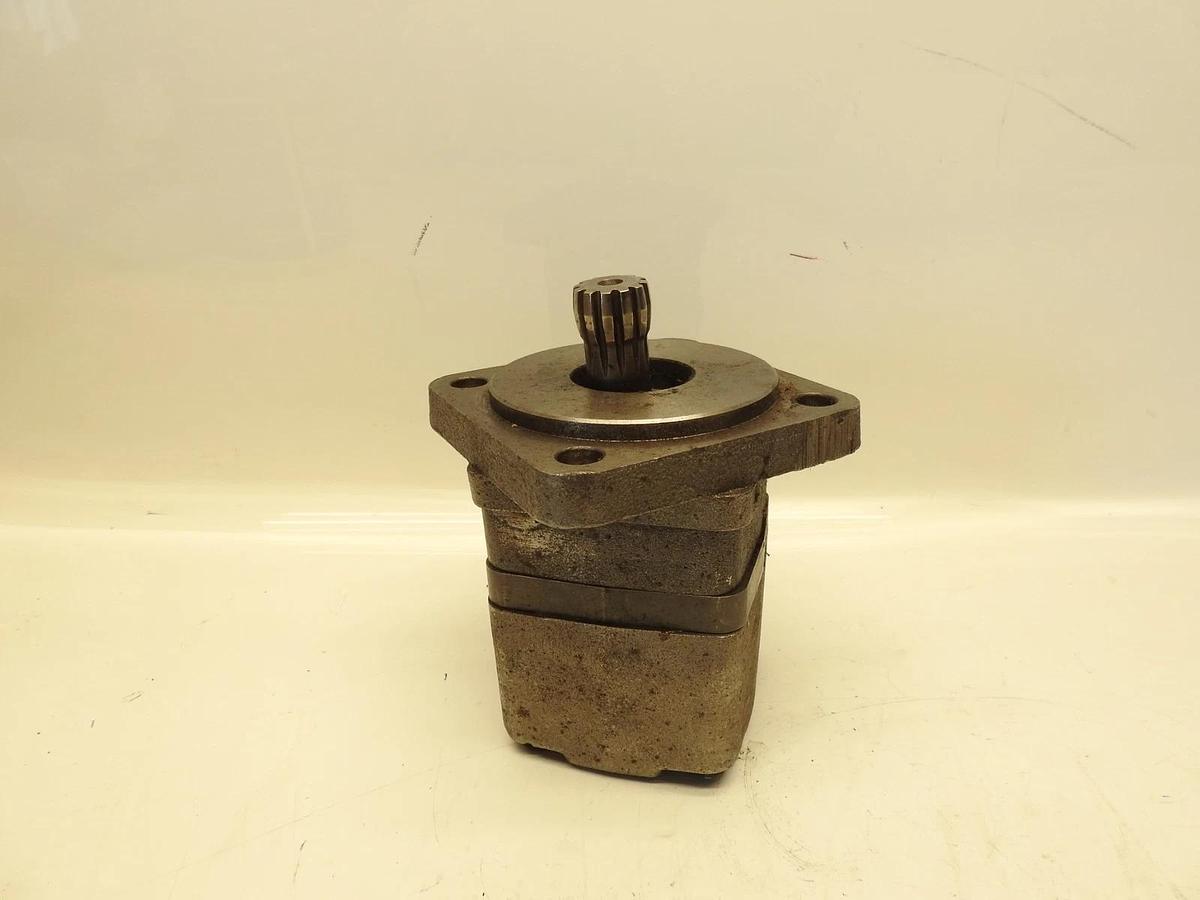 New Danfoss White Hydraulic Motor 56773044.3532978 11221988 350130s810bzaamup