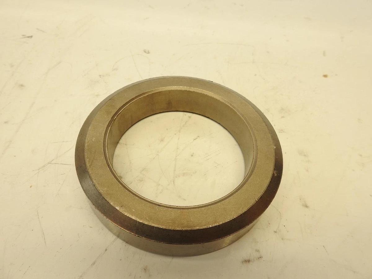 New Oem John Deere R256275: MFWD Clutch Retainer