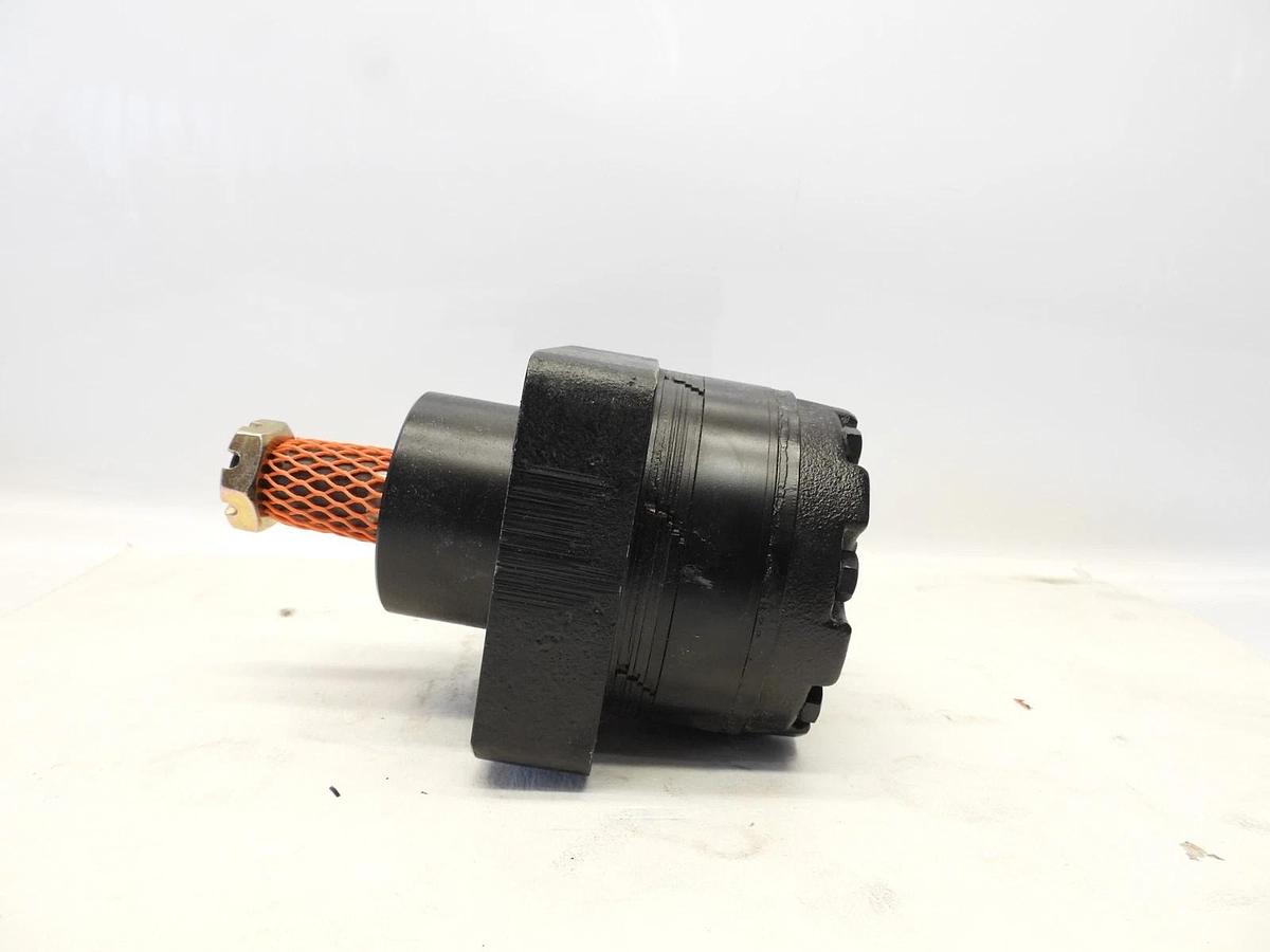 NEW SKYJACK ROLLER STATOR HYDRAULIC DRIVE MOTOR 194615AB 11226636 WHITE DANFOSS