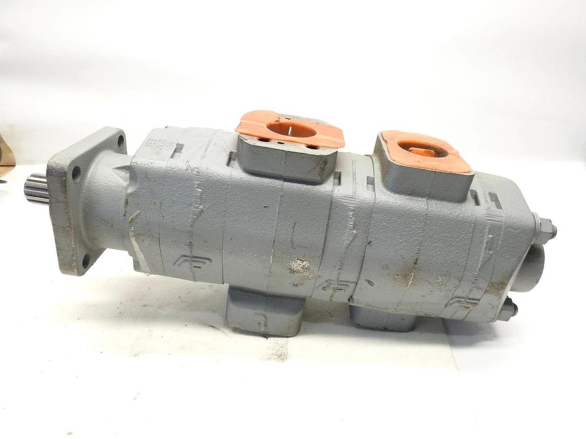 NEW OEM PARKER 323-9130-046 COMMERCIAL INTERTECH HYDRAULIC TRIPLE GEAR PUMP