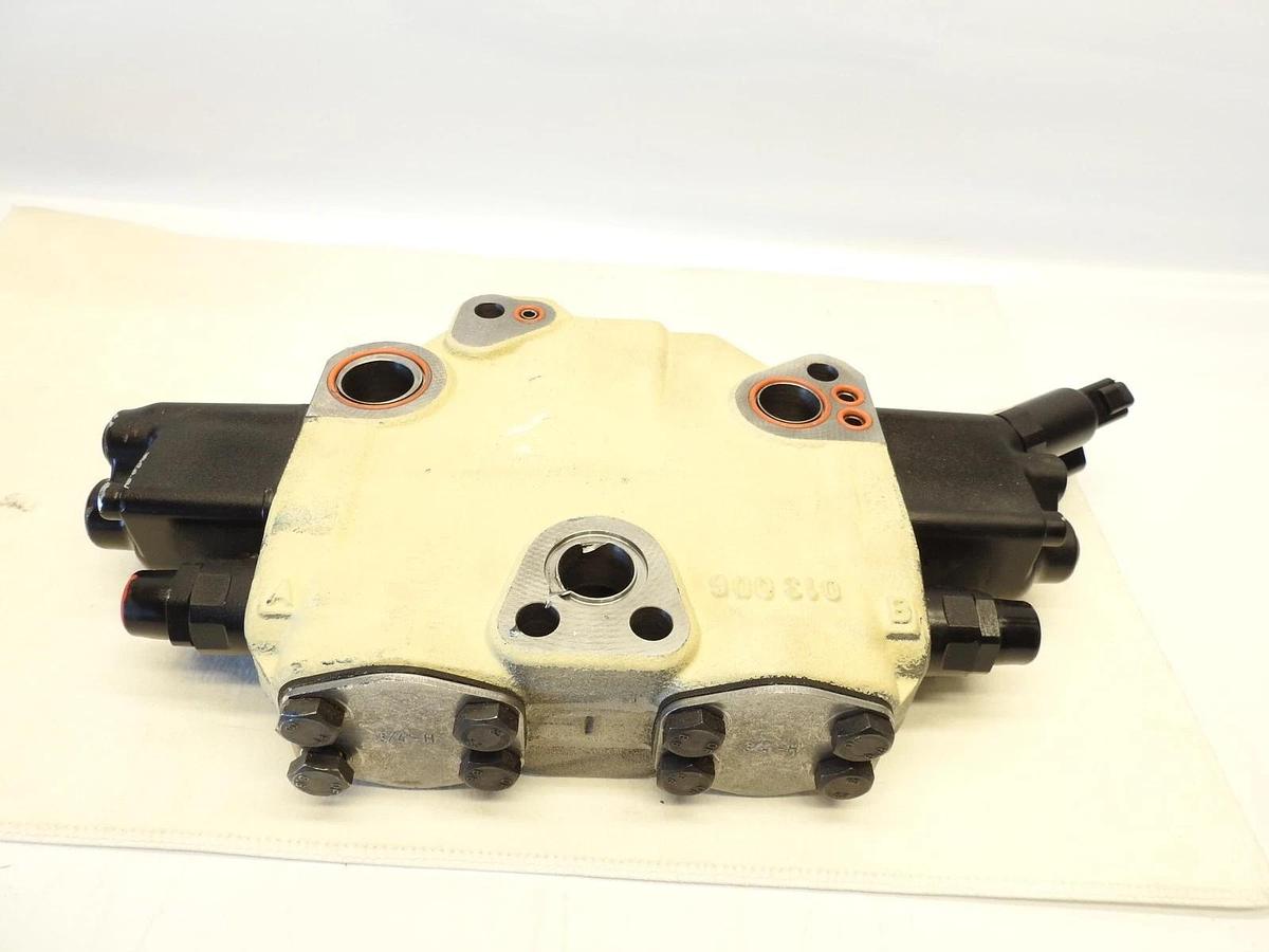 AS IS OEM Rexroth R901455221 2504301504 Control Valve Section
