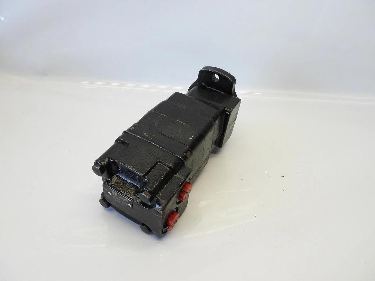 New Danfoss Splined Hydraulic Motor SNW202437697 55784639.3226047 11203697