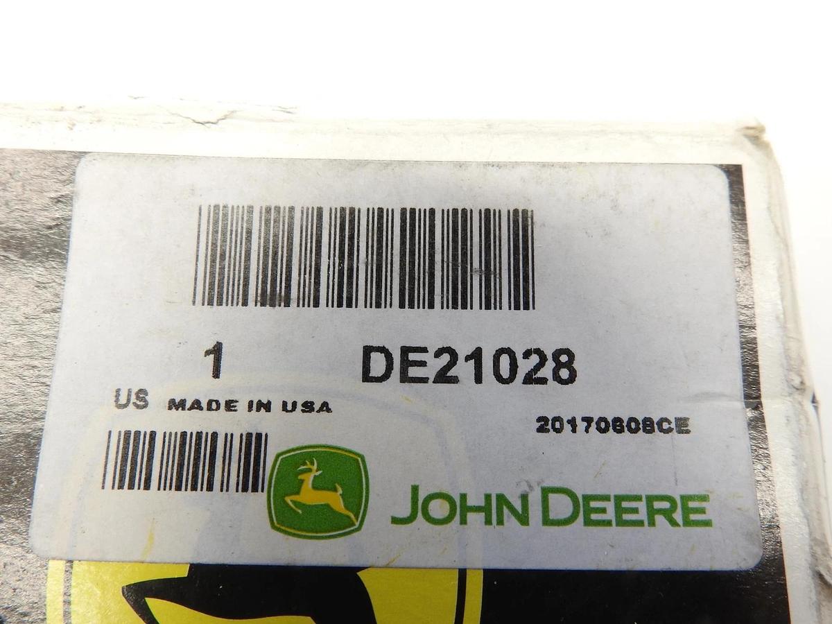 Oem John Deere Original Equipment Seal #DE21028