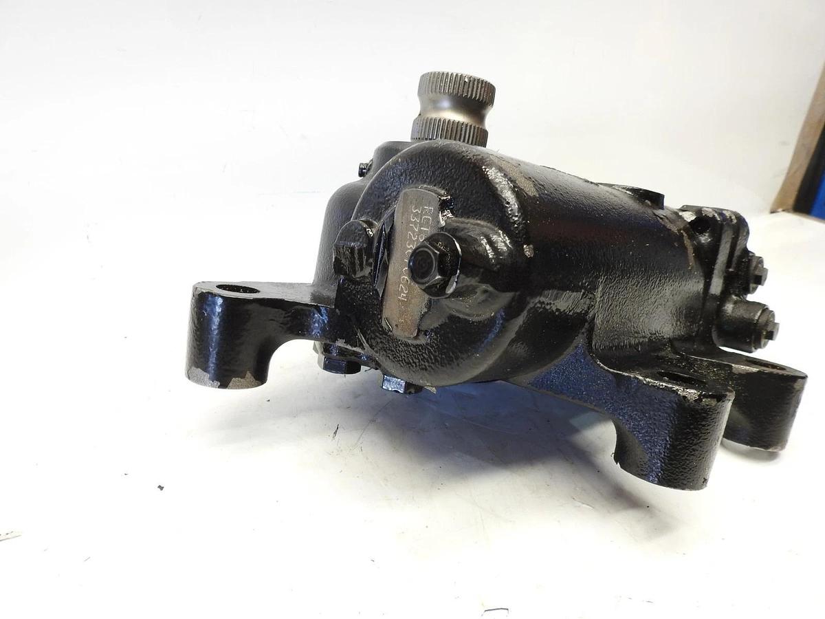 Oem TRW RGT60011R Steering Gear for 02-18 Freightliner