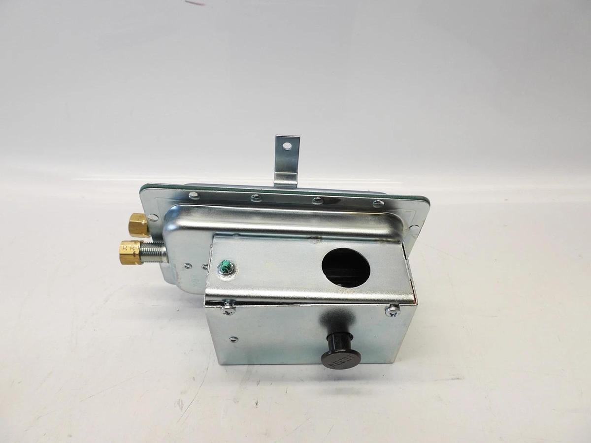 Siemens 141-0575 Air Sensing Switch 8151