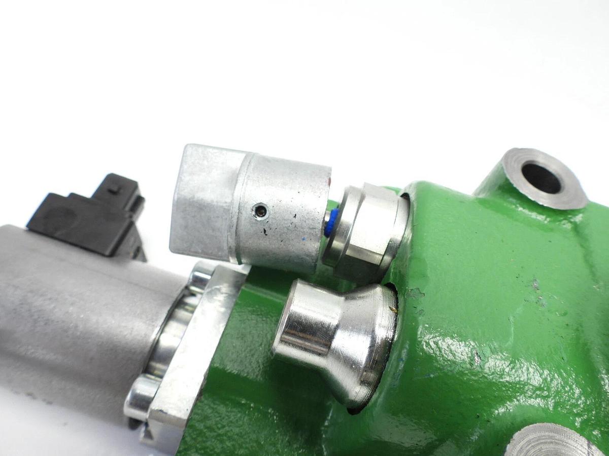 Bucher Hydraulics Oem John Deere SJ22187 Selective Control Valve 003079 64140027