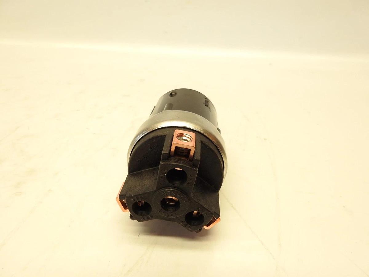 Hubbell CS8164C Locking Connector 50 amp 480V 3 Pole and 4 Wire