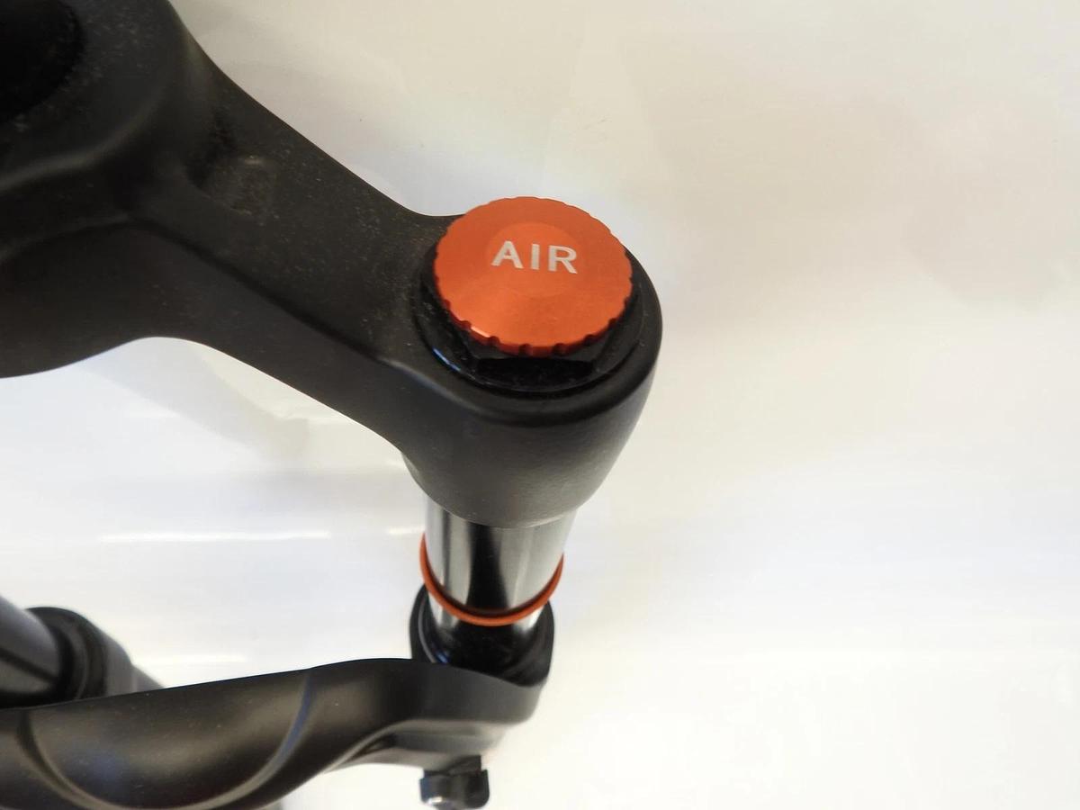 LUTU 26" Air MTB Suspension Fork, Rebound Adjust 28.6mm QR 9mm Travel 120mm