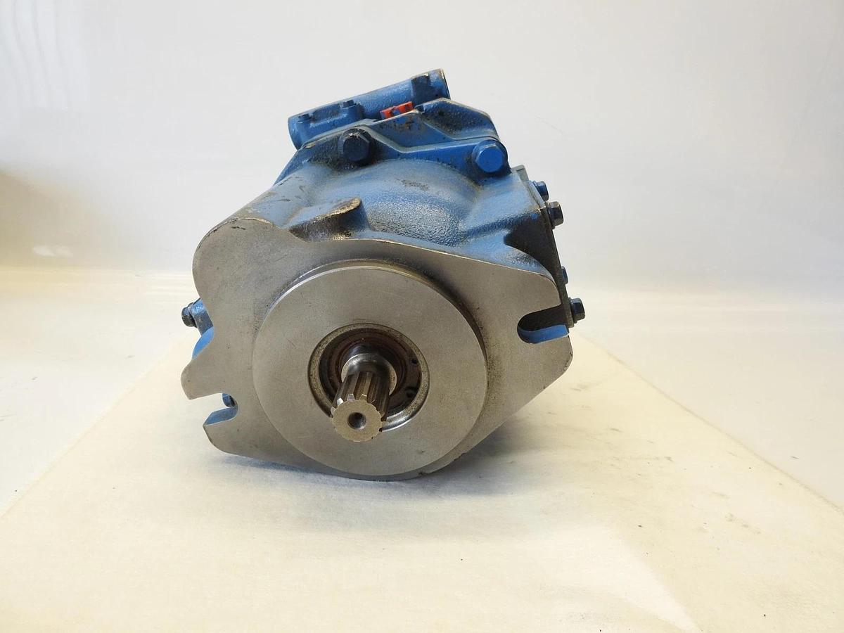 New Genuine Fluidyne Piston Pump PVQ40B2RSS3S20C21D12