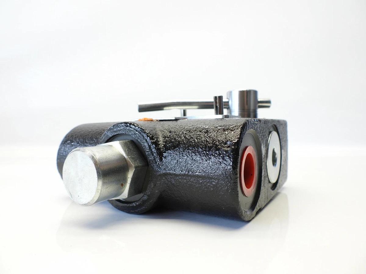 Chief FC Series: 0-16 GPM, 1/2’’ NPT/Side Ports, 750 - 3000 PSI Relief