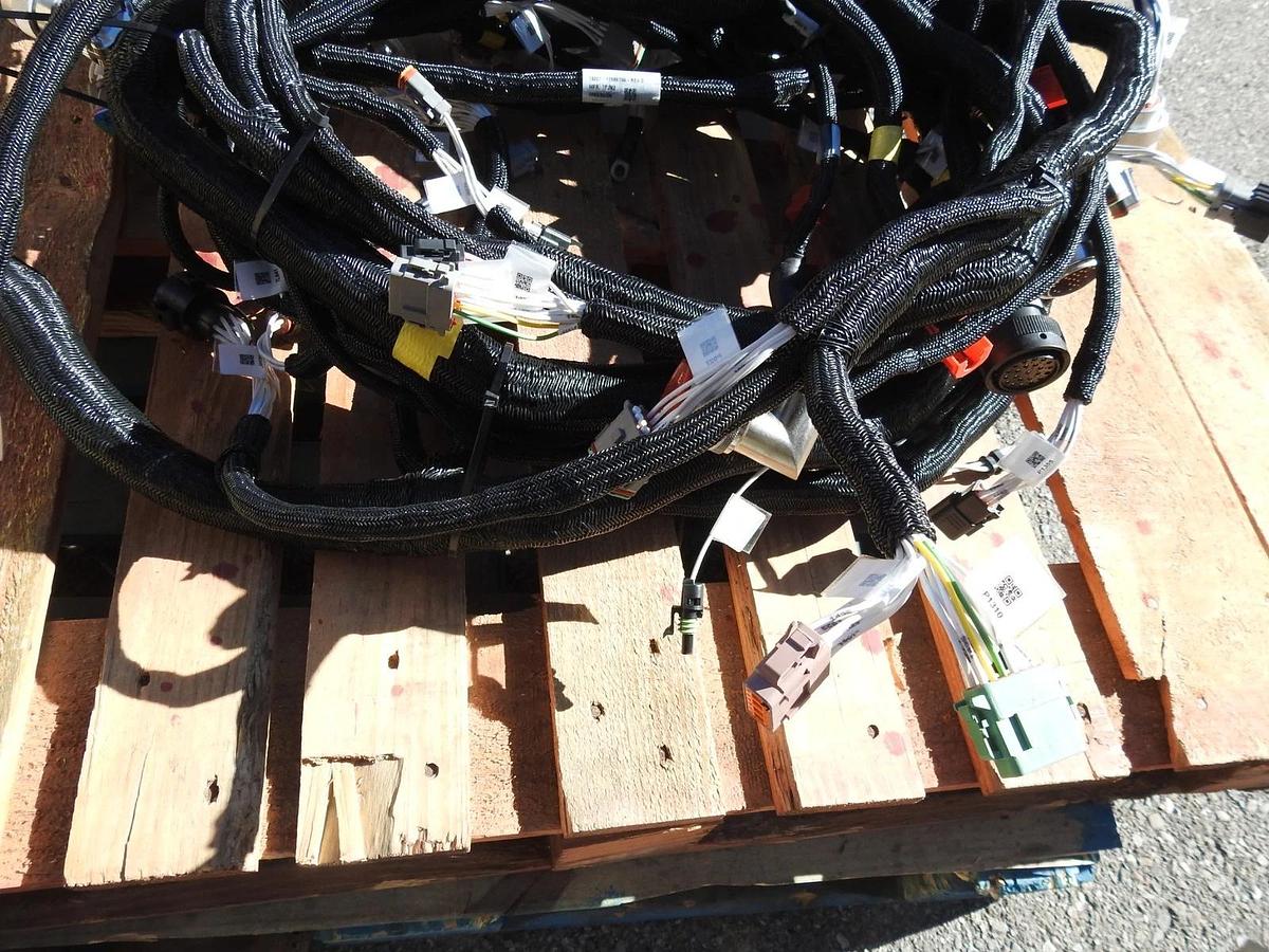 New Genuine HUGE WIRING HARNESS 19207-12688799  12688799  7PJN2