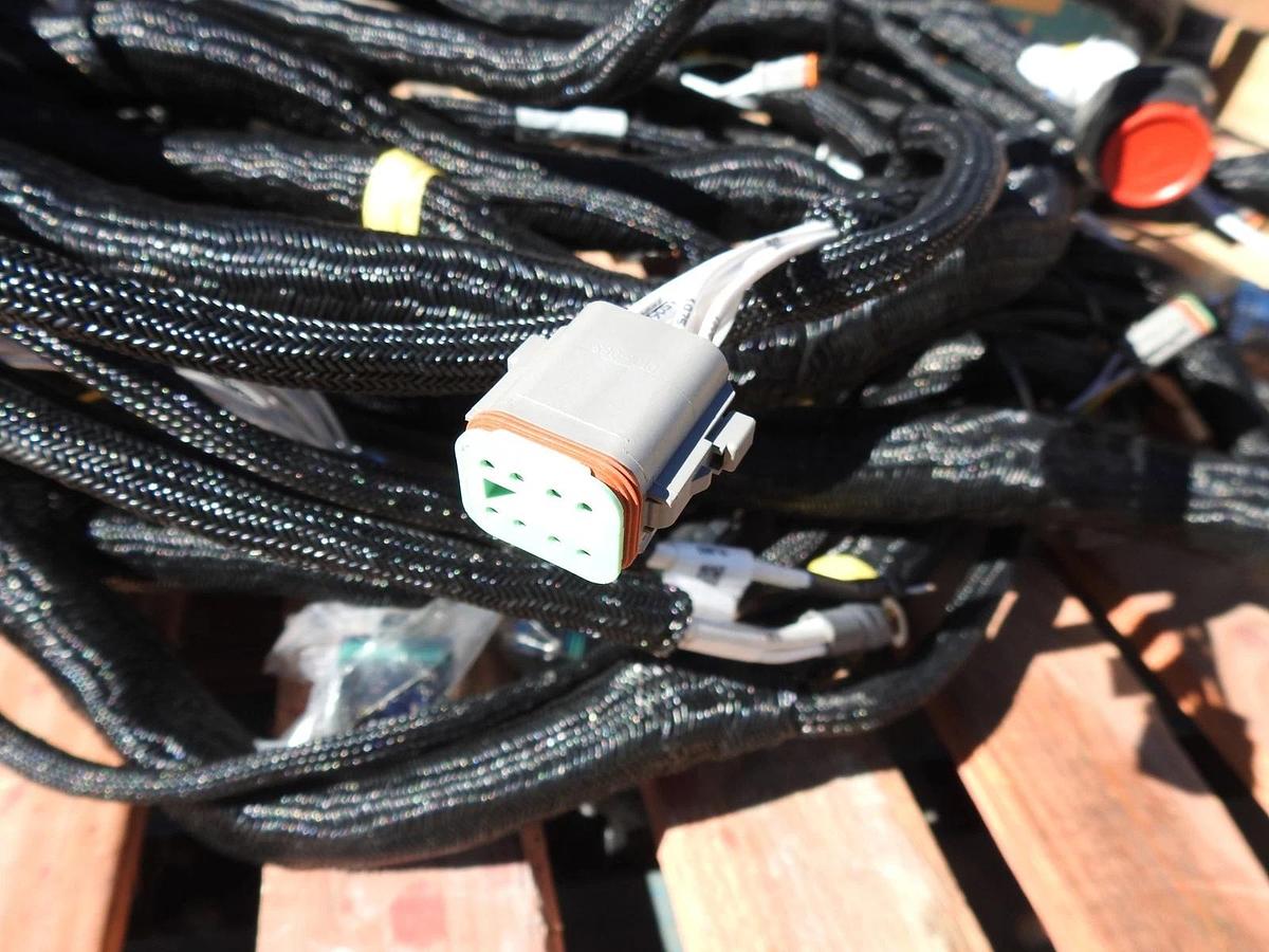 New Genuine HUGE WIRING HARNESS 19207-12688799  12688799  7PJN2