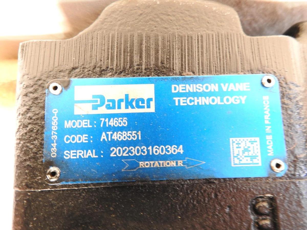 New Oem John Deere AT468551 Hydraulic Motor, Motor, Fan Fits: 640L-II 643L-II 84