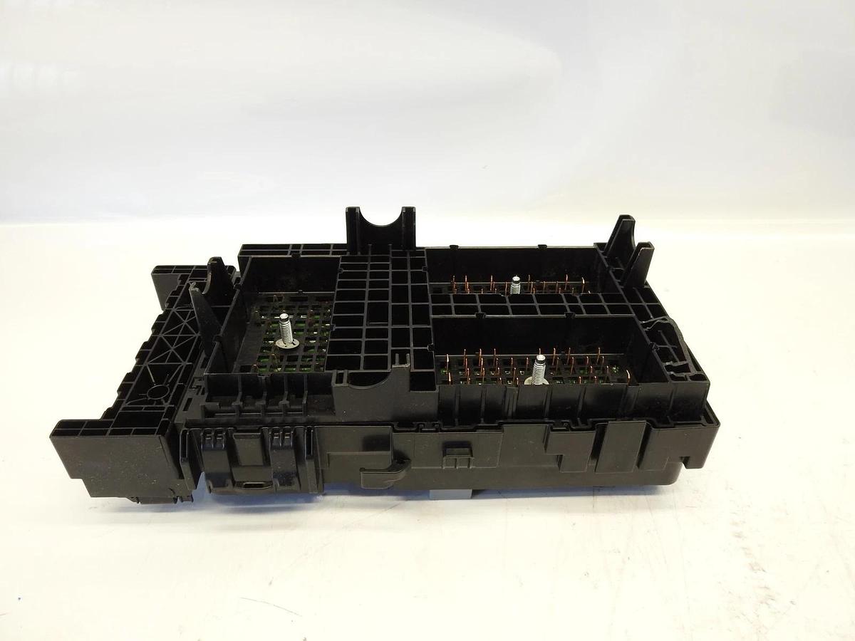 2016-2018 Jeep Cherokee Power Distribution Center Fuse Box 68264530AD OE