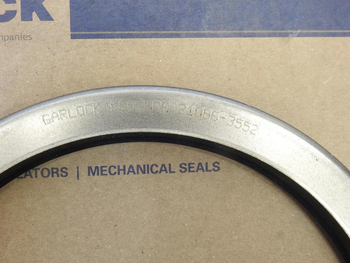 NEW OEM GARLOCK 53X3552 OIL SEAL 21086-3552 GREASE SEAL 7-1/2X9.000X5/8
