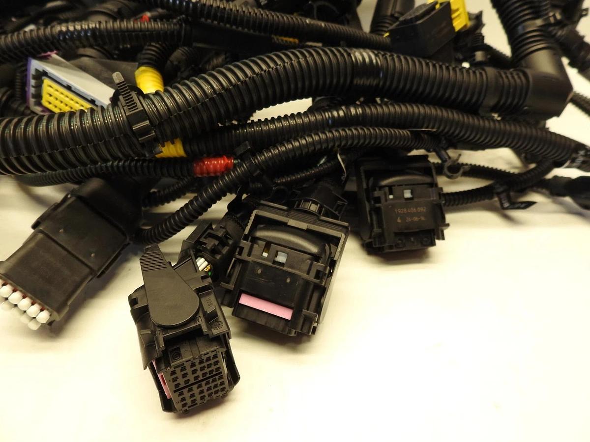 New Oem Case New Holldand CNH Wiring Harness 90507425