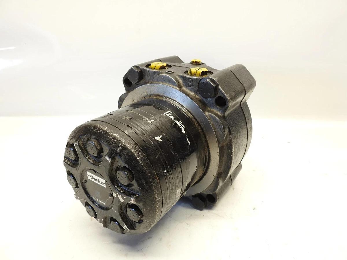 New Oem John Deere AUC18555: Front Wheel Drive LH Hydraulic Motor