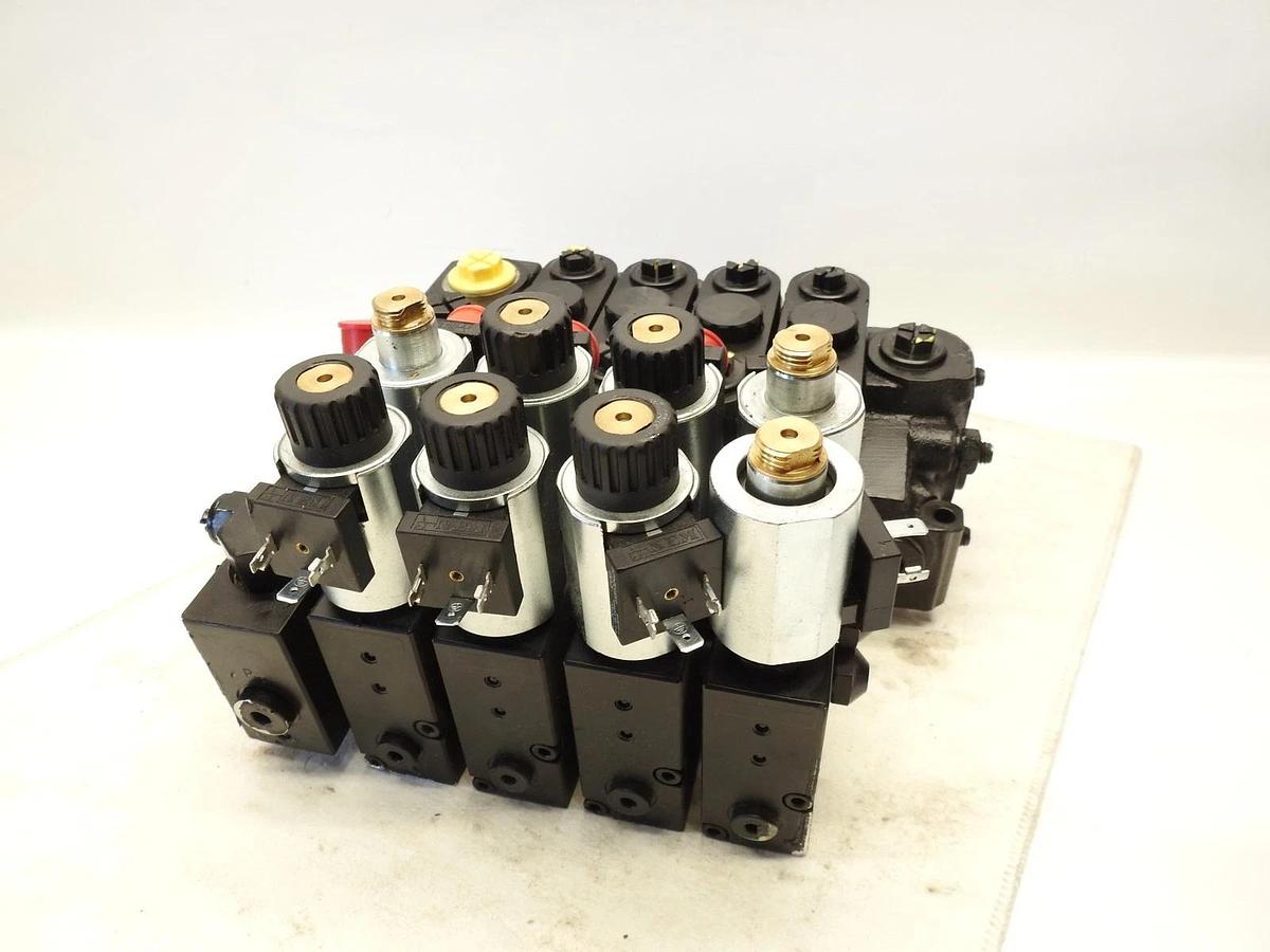 New Genuine HMF 55266 Hydraulic Valve Block  002765417