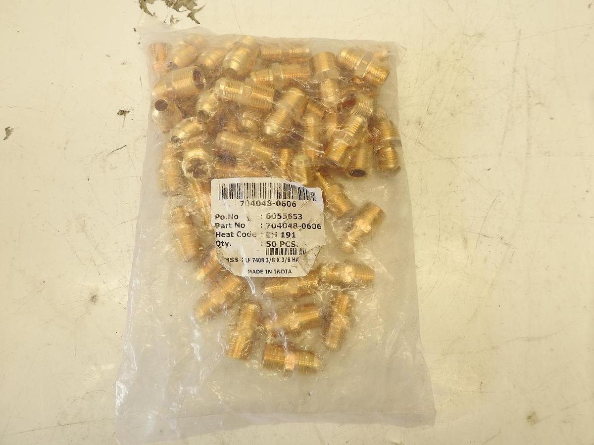 Male Connector, Flare x MNPT Connection Type 3/8" Tube Size Qty 50 704048-0606