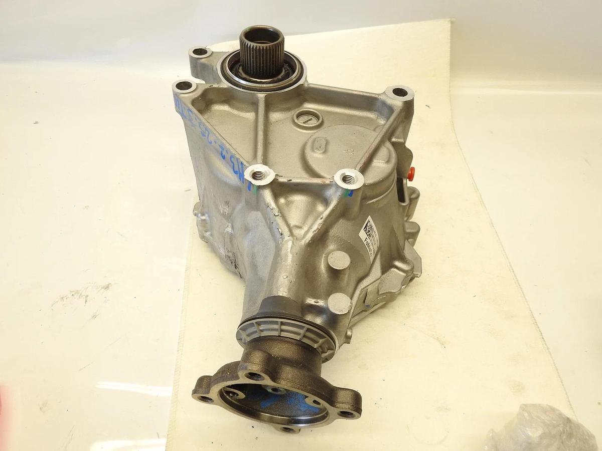 New Oem Ford AT43-7251-EM Transfer Case Power Take Off For 2016-2019 Ford Explor