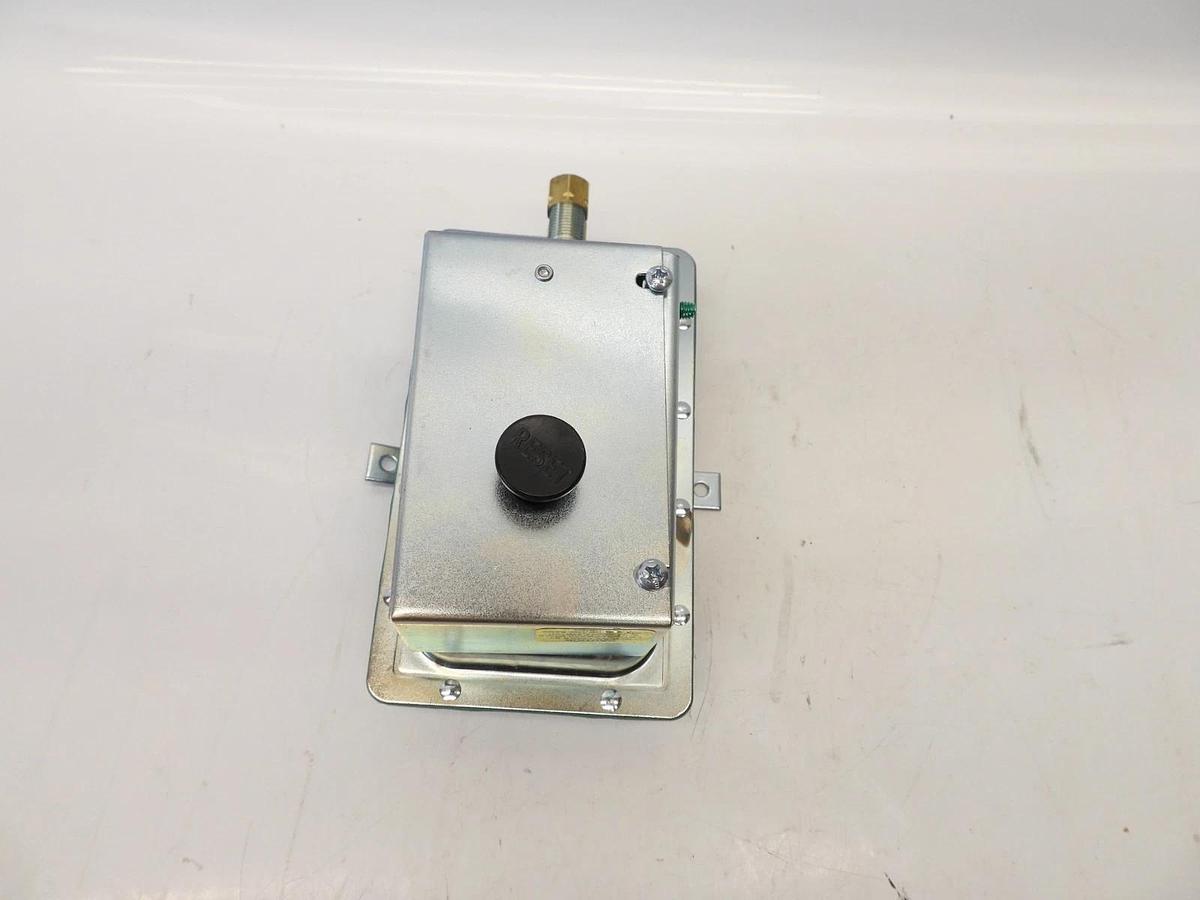 Siemens 141-0575 Air Sensing Switch 8151
