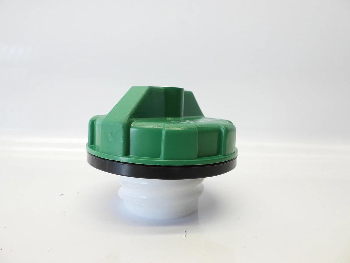 STANT 10591D OEM Type Locking Fuel/Gas Cap For Diesel Fuel Tank NO KEY