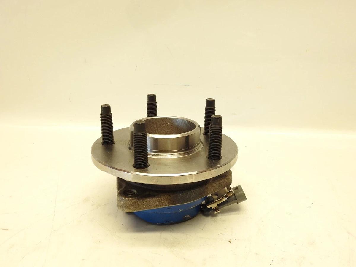 Detroit Axle 512222 Rear Driver or Passenger Side Wheel Hub and Bearing