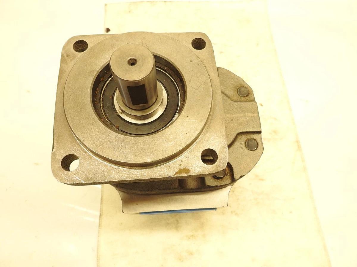 New Hydraulic Motor Keyed Spline 4 bolt Hole