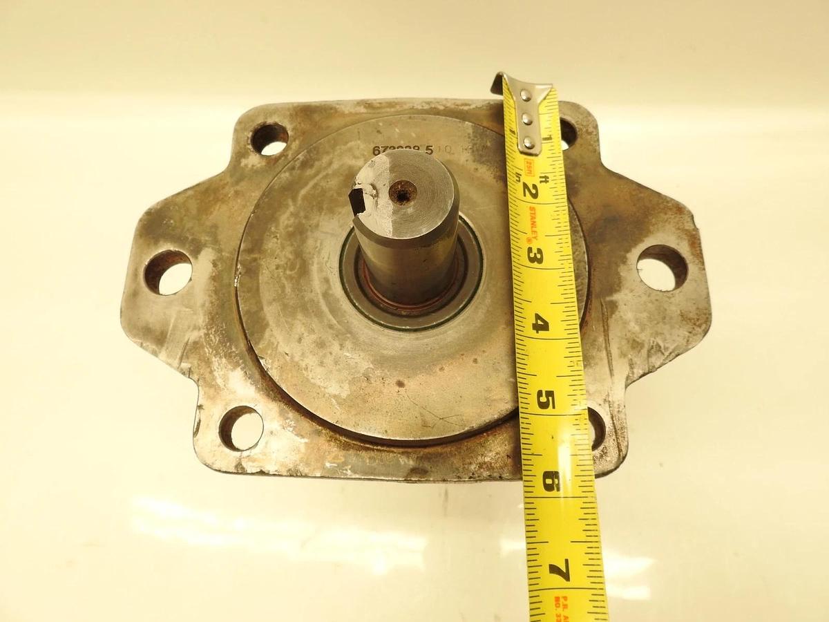 New Geartek 720898 Hydraulic Pump Keyed Shaft