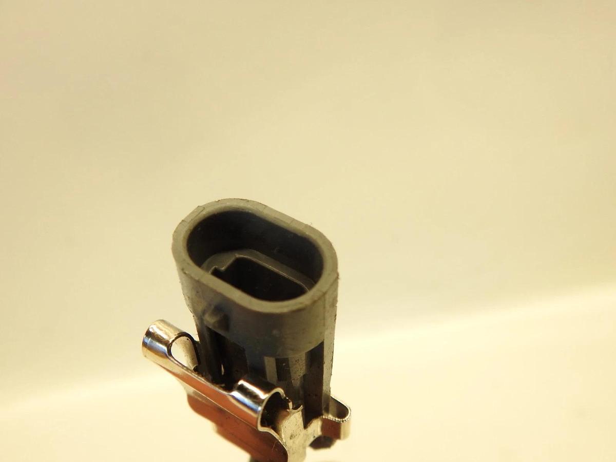 Detroit Axle 512222 Rear Driver or Passenger Side Wheel Hub and Bearing
