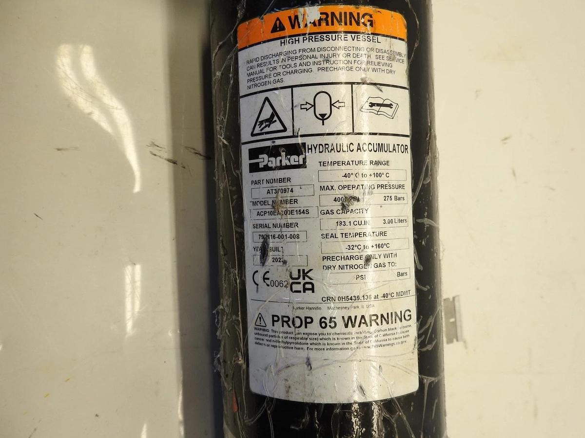 New Oem John Deere Parker AT370974 Hydraulic Accumulator