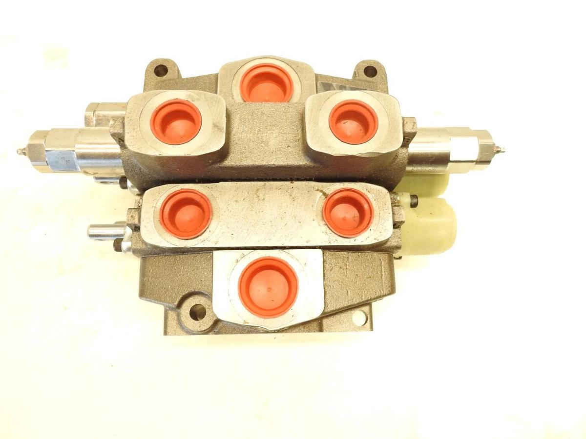 New Oem Apsco 20-UNI-2S-14 Hydraulic Valve Assembly With Two APG20-H-10 Handles