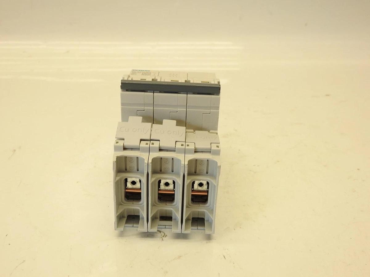 Siemens Miniature Circuit Breaker 3 Pole 240VAC 5SJ4310-8HG41