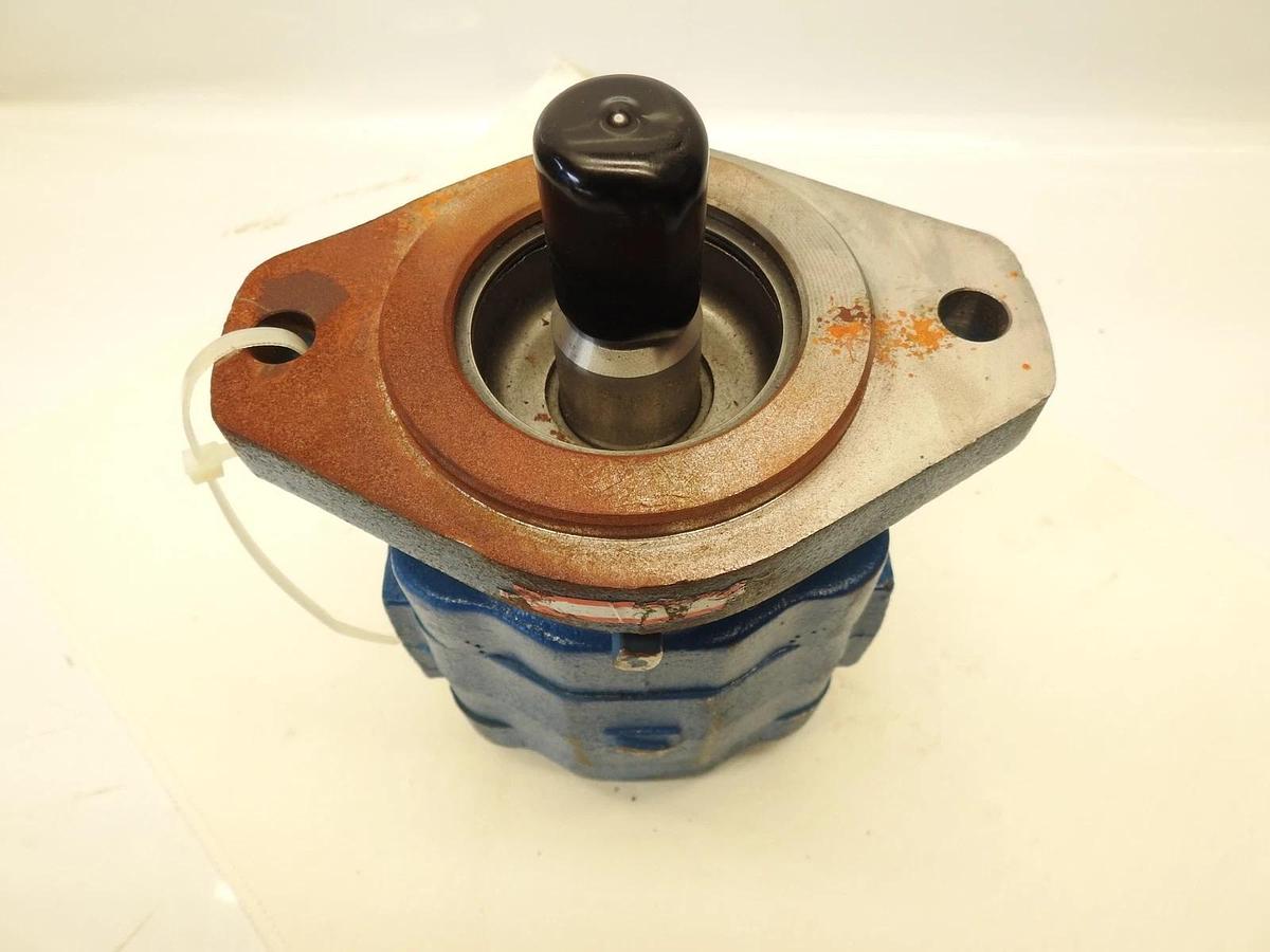 New Permco 5000 Series Hydraulic Motor M5000A886ADDE17-32  BP94314