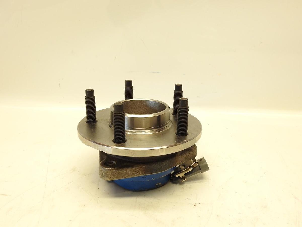 Detroit Axle 512222 Rear Driver or Passenger Side Wheel Hub and Bearing