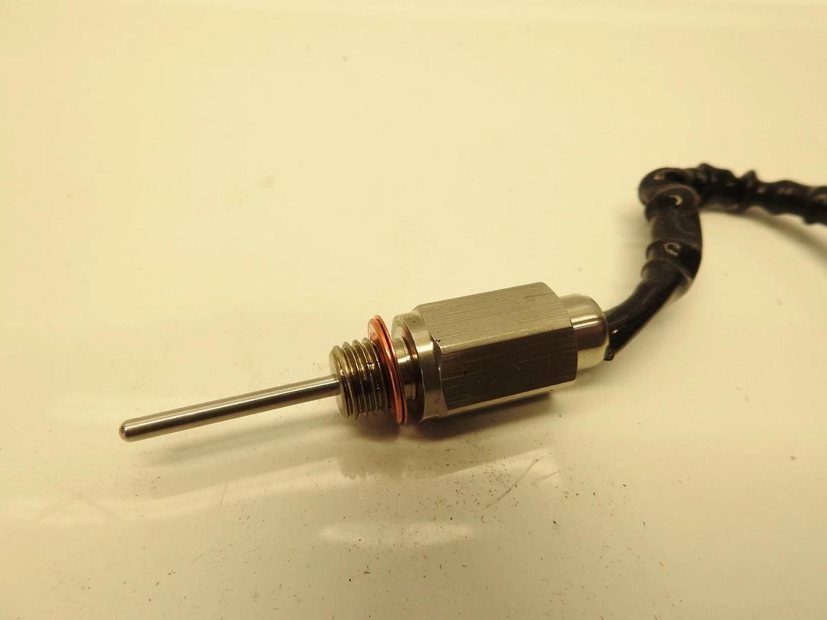 Oem John Deere Original Equipment Temperature Sensor #RE546613