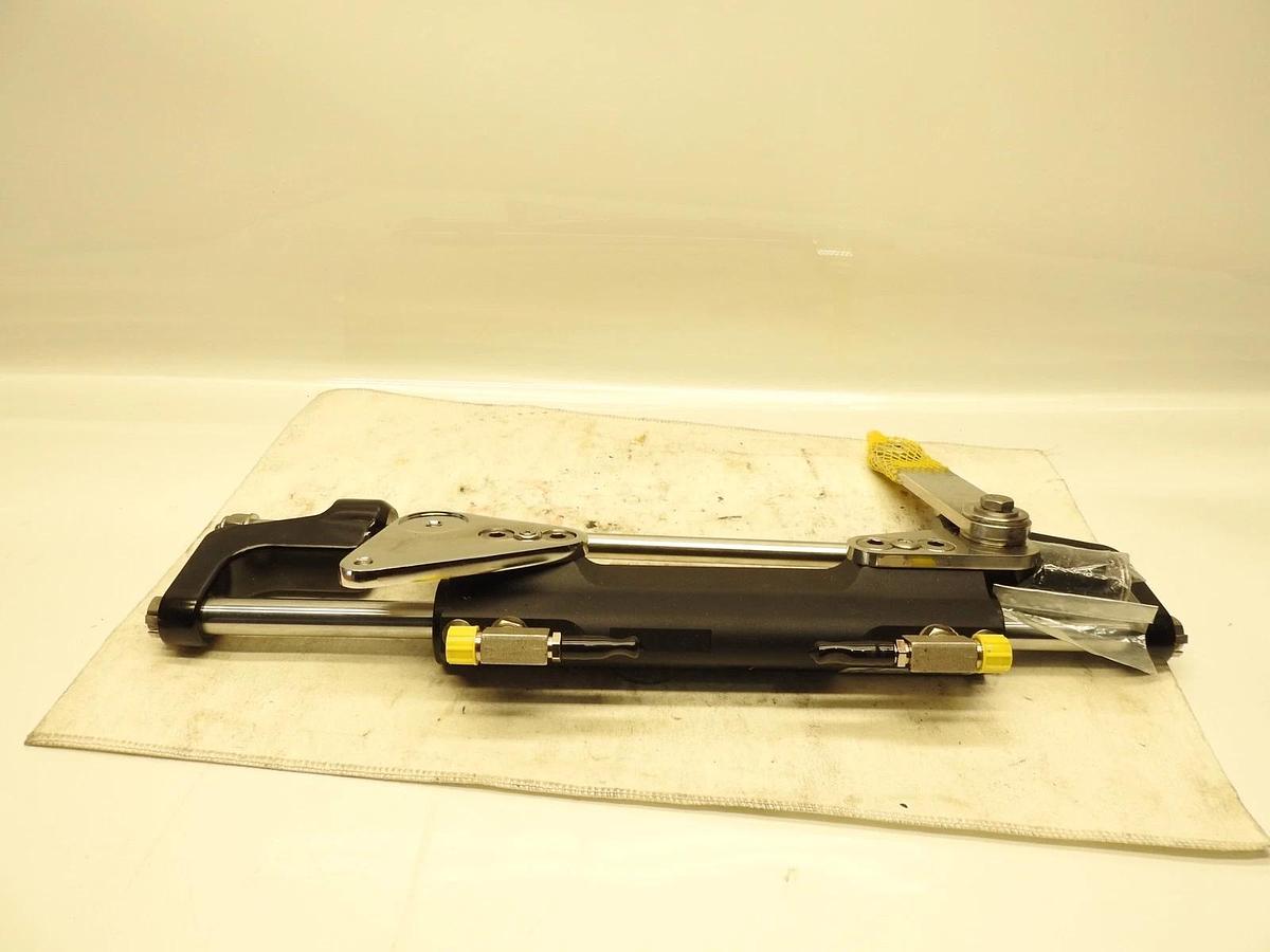 New Oem Mercury Outboard 8M0184532 Hydraulic Cylinder Counter Rotation P/S Port