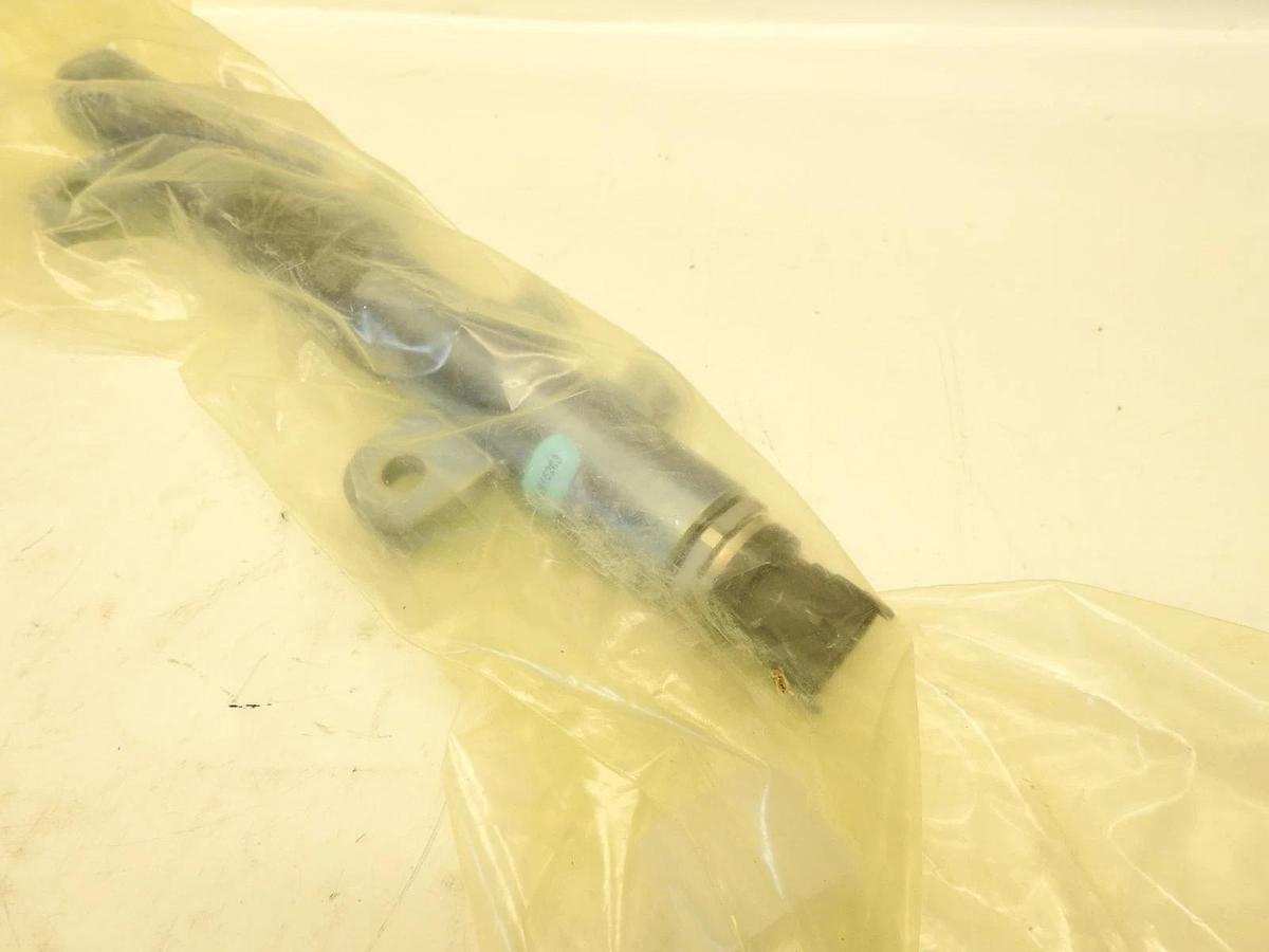 New Oem Mopar Fuel Rail Set 68148329AB 0046328203 11-20 Dodge JEEP 3.0L Eco Dies