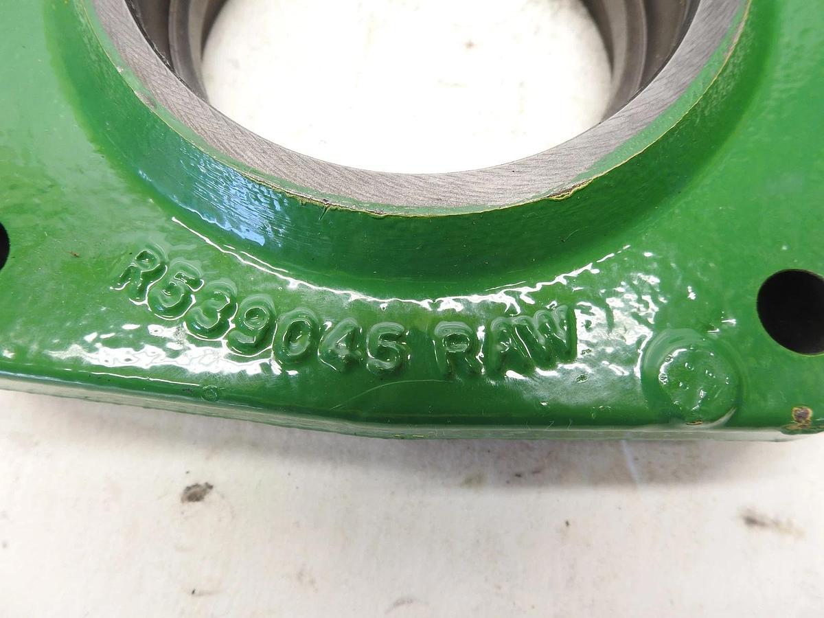 New Oem John Deere R224320 R539045 Bearing Housing
