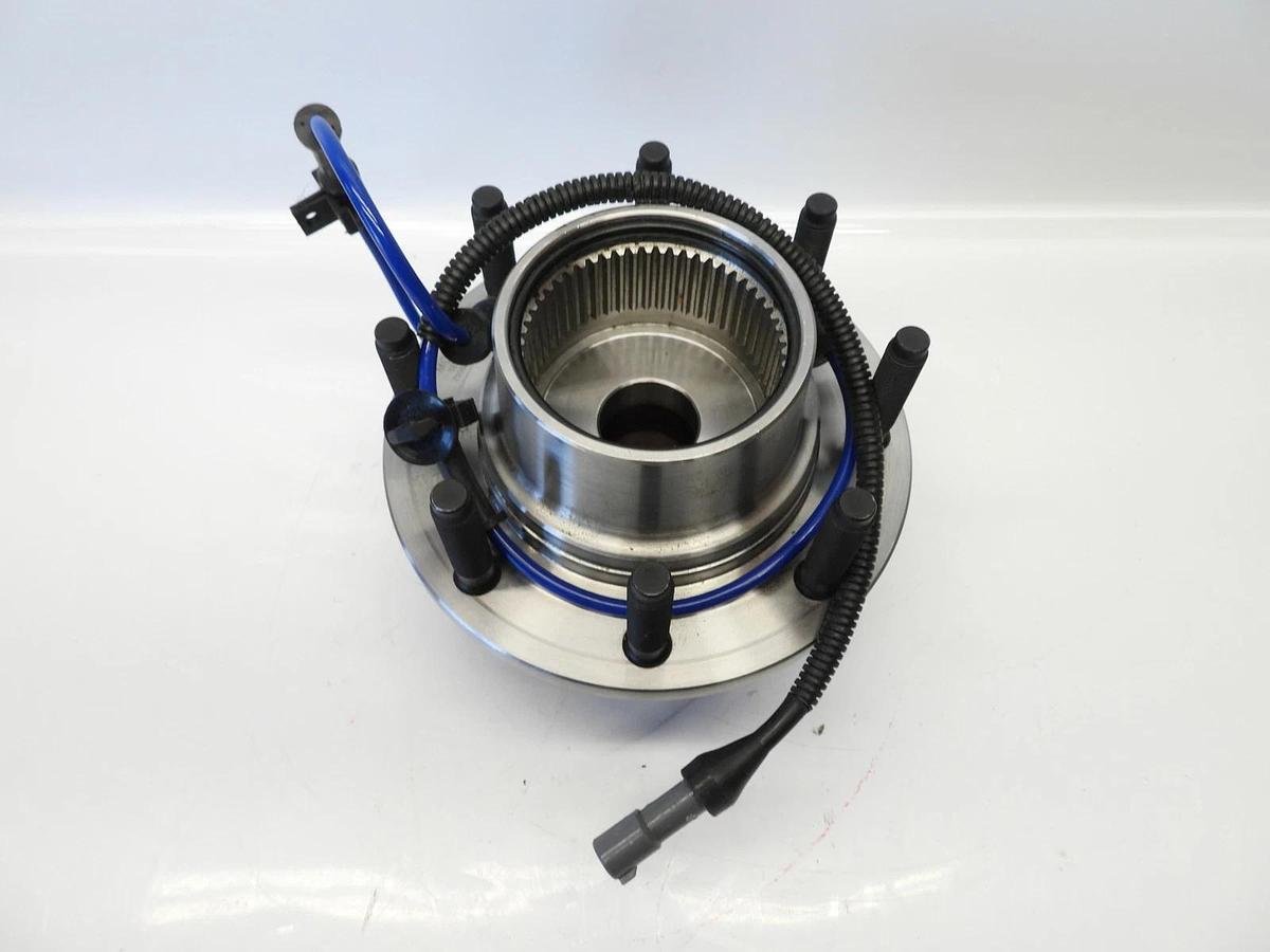 New 4WD MOOG Front Wheel Hub & Bearing For Ford 2003-2004 F-250/F-350 Super Duty