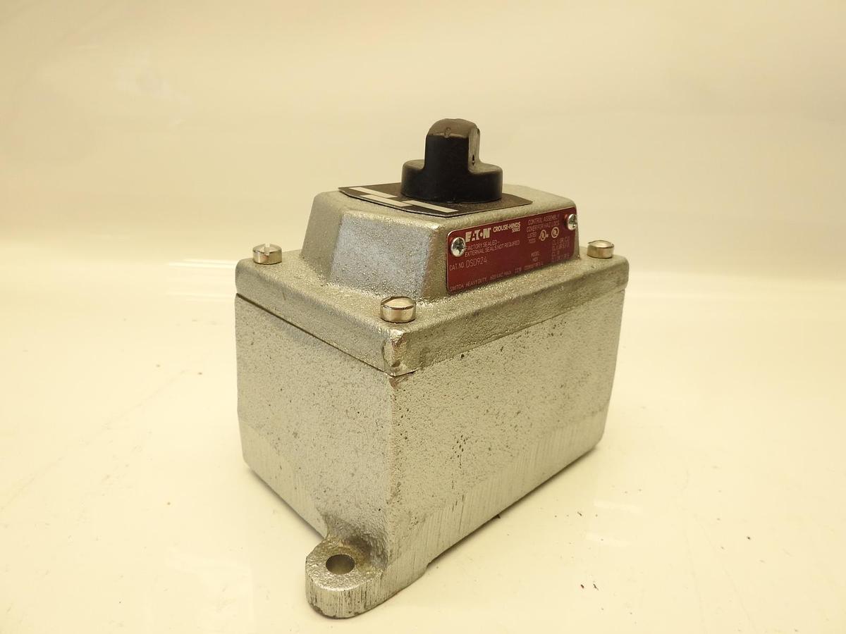 Eaton DSD924 Eaton DSD924 Explosion Proof Front Operated Selector Switch Cover A
