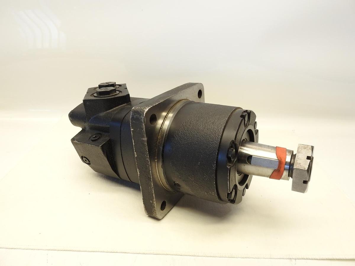 New OEM Eaton Char-Lynn 113-1151-006 / 113-1151 Hydraulic Motor