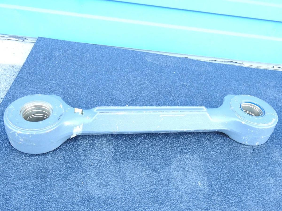 Genuine OEM Liebherr 9605437 Connecting Link for 544 550 554 556 Position 2