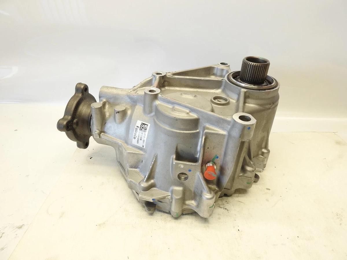 New Oem Ford AT43-7251-EM Transfer Case Power Take Off For 2016-2019 Ford Explor