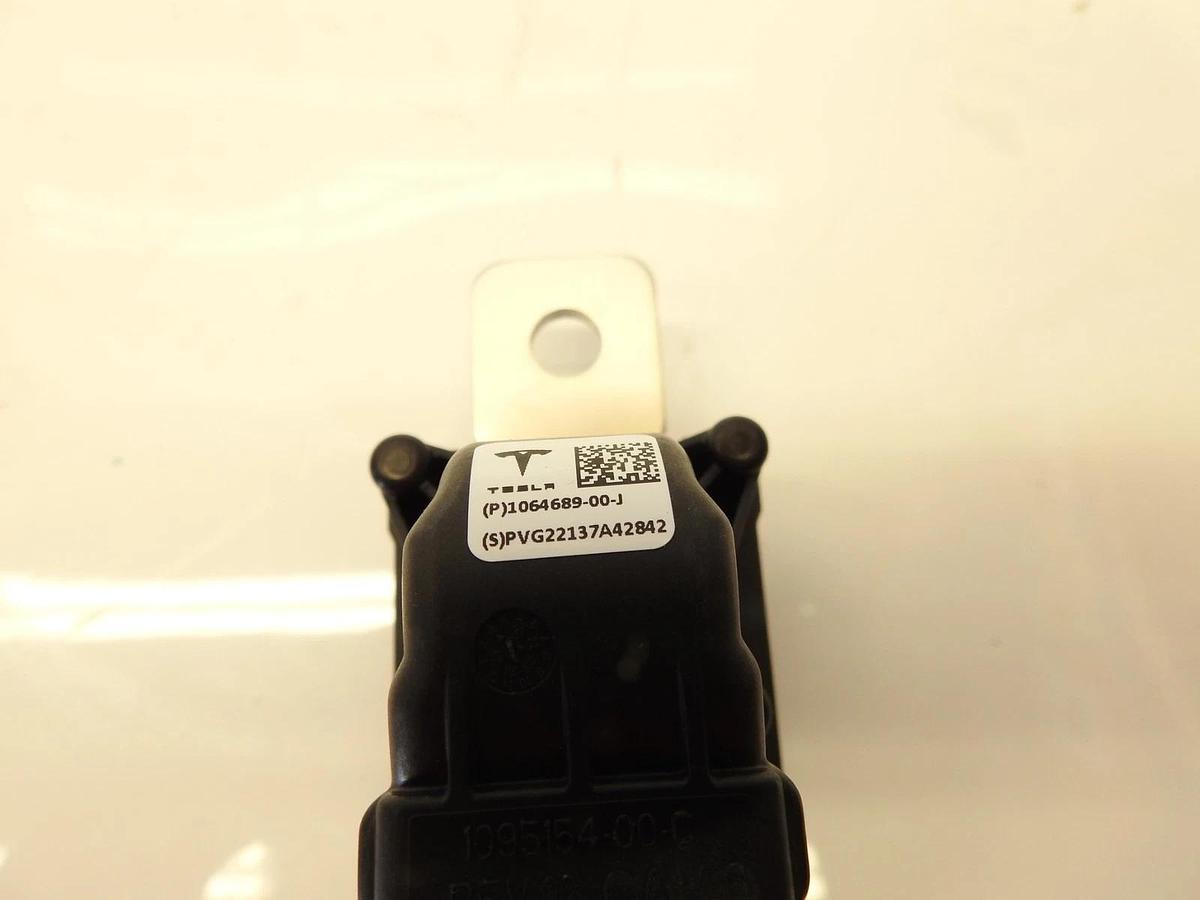 NEW OEM Tesla Model 3 Y High Voltage Battery Disconnect PyroFuse 1064689-00-J