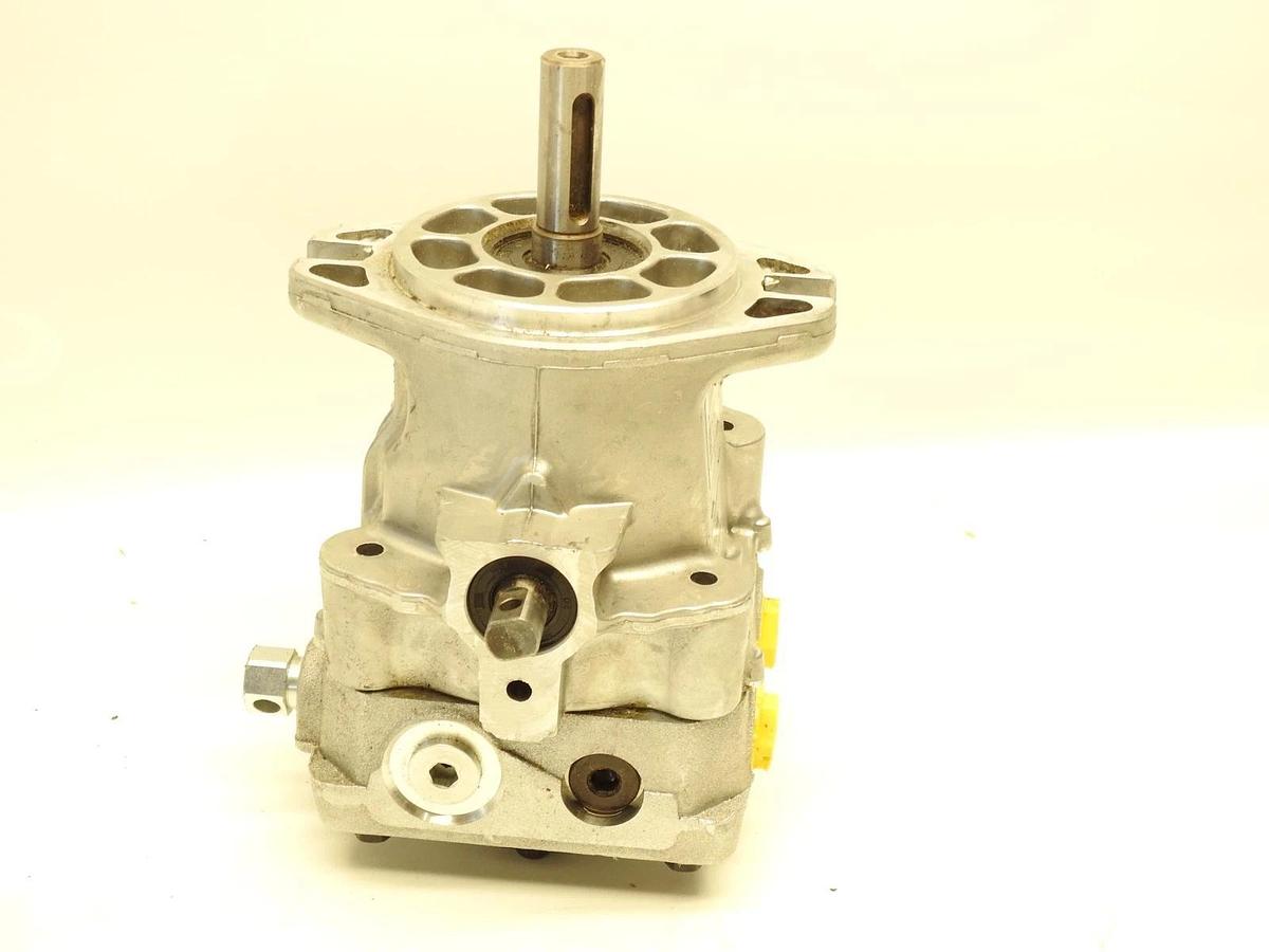 New OEM Hydro Gear Pump PE-1HQQ-DP1X-XXXX Fits Wright Strander 31490027