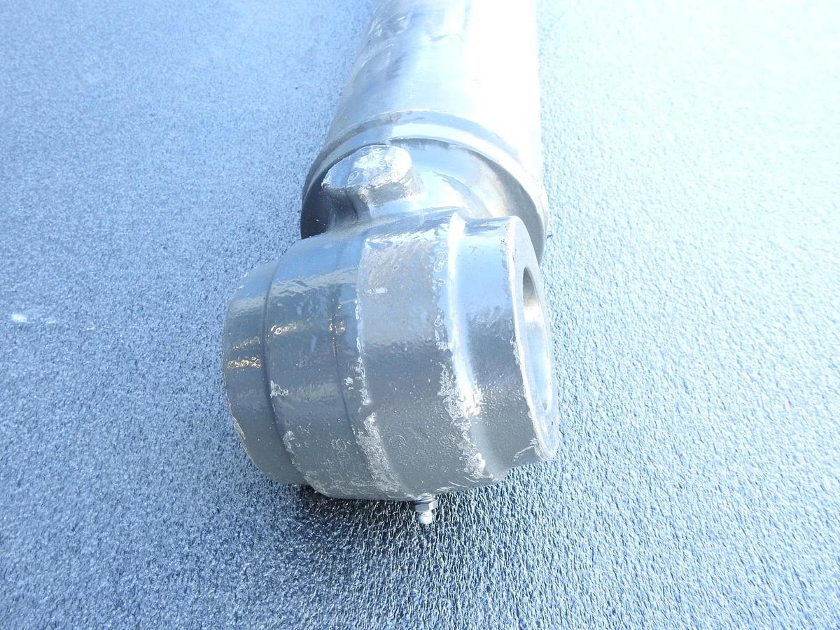 Oem Case IH 90472384R - REMAN-HYD CYLINDER - CASE IH