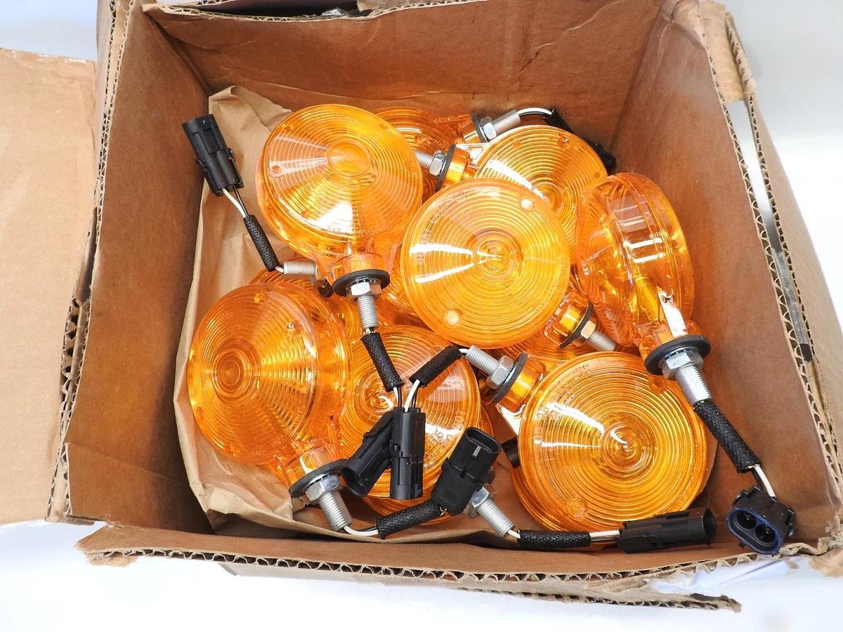 Lot of 15 Truck Lite Double Faced Amber Pedestal Light GT-116 LEAD DOT SAE STPI